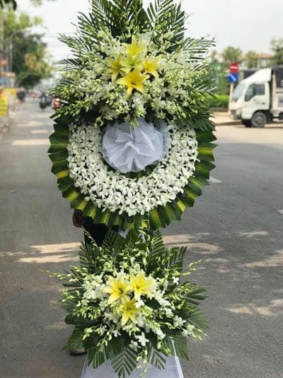 Vòng Hoa Phúng Viếng