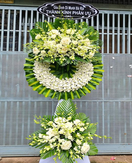 Vòng hoa viếng đẹp